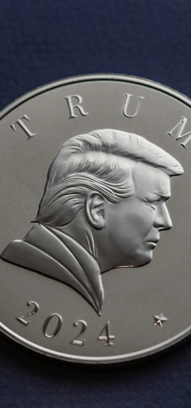 70% Trump Meme Coin Price Surge Fueled by Exclusive Dinner Invitation 