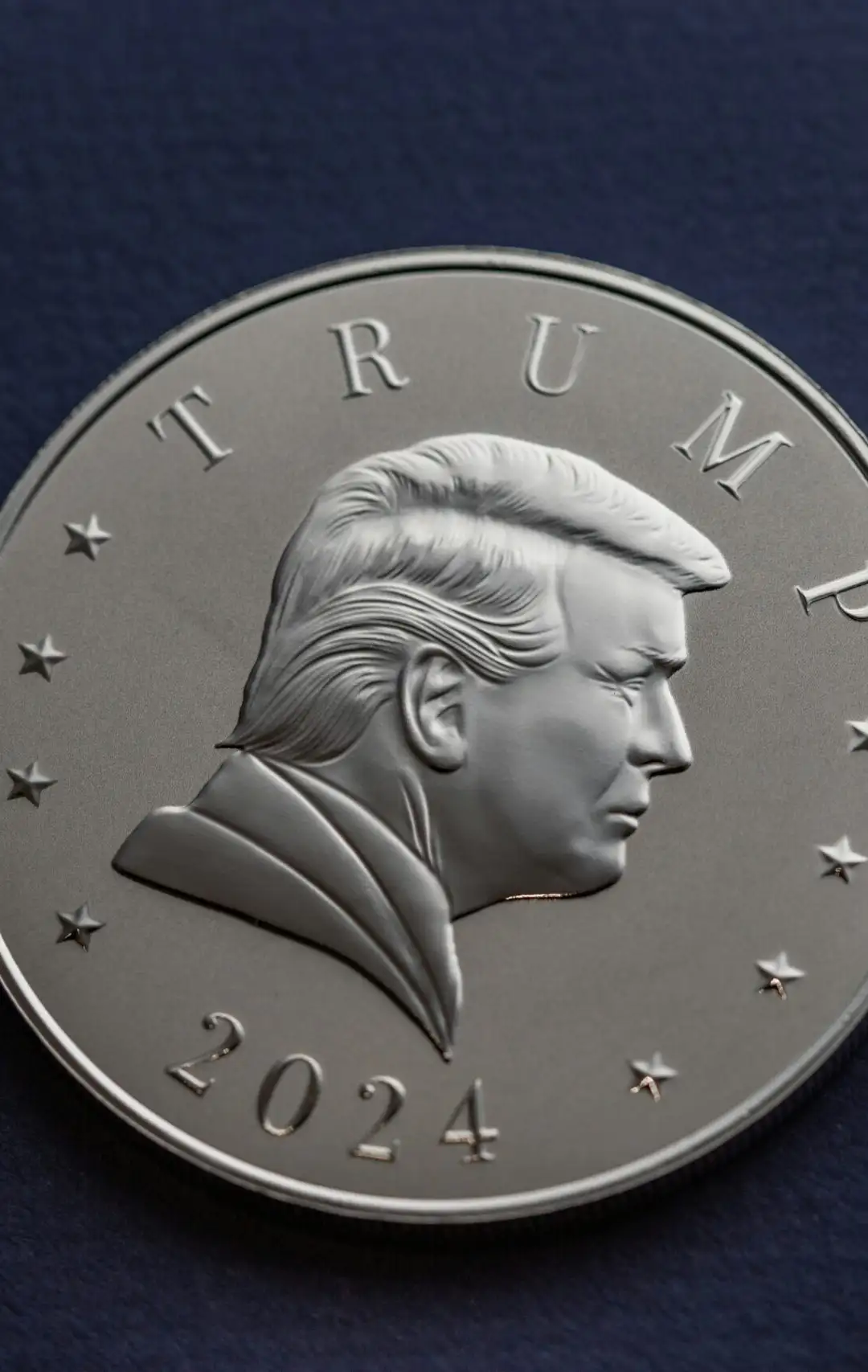 70% Trump Meme Coin Price Surge Fueled by Exclusive Dinner Invitation
