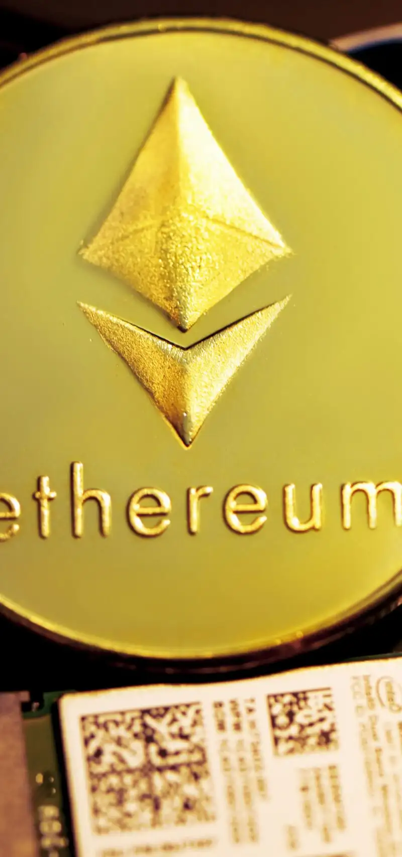 Zero Net Movement in ETH ETF Flows Signals Institutional Hesitation