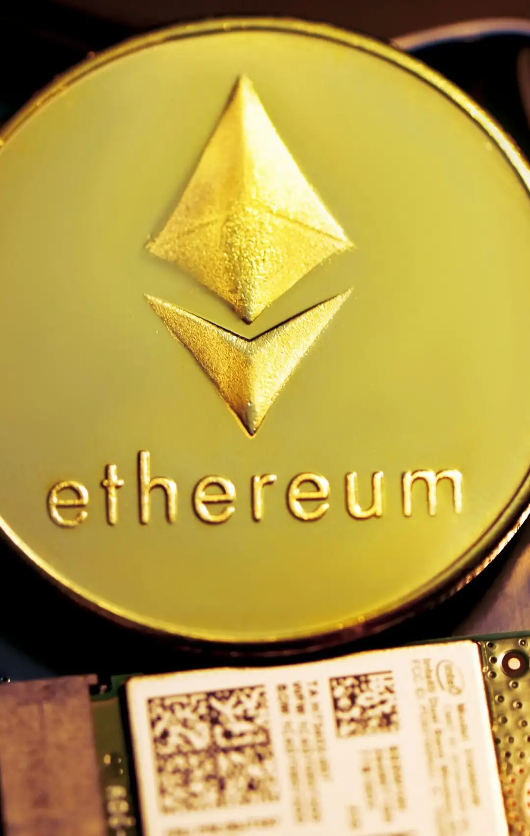 Zero Net Movement in ETH ETF Flows Signals Institutional Hesitation